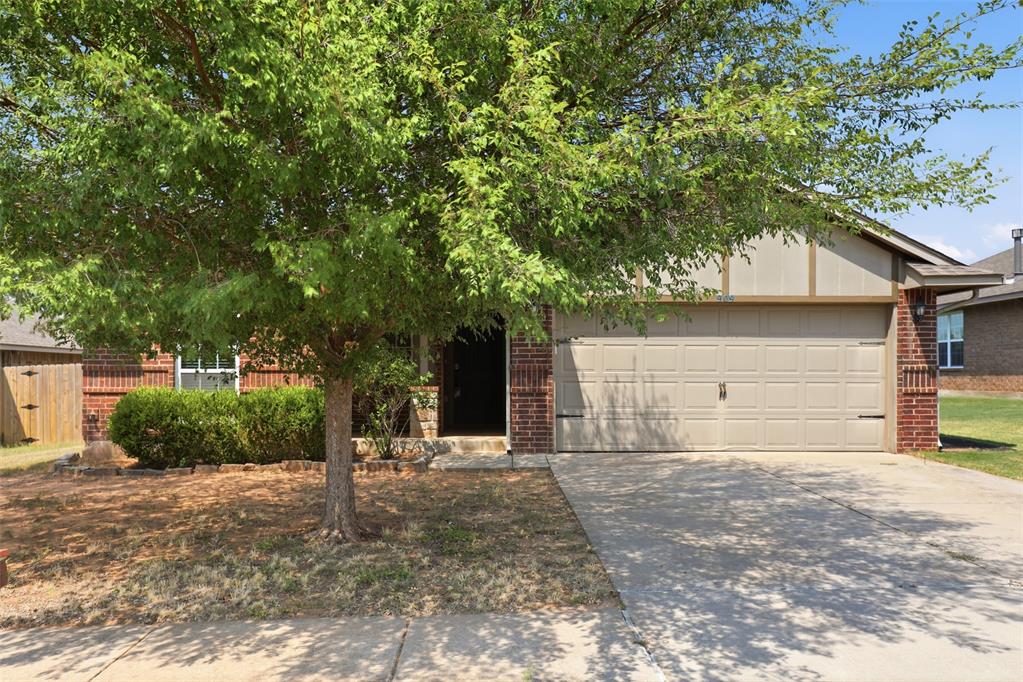 909 Cimarron Creek Drive Property Photo 1