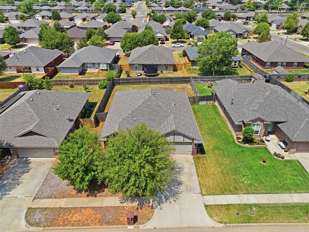 909 Cimarron Creek Drive Property Photo 2
