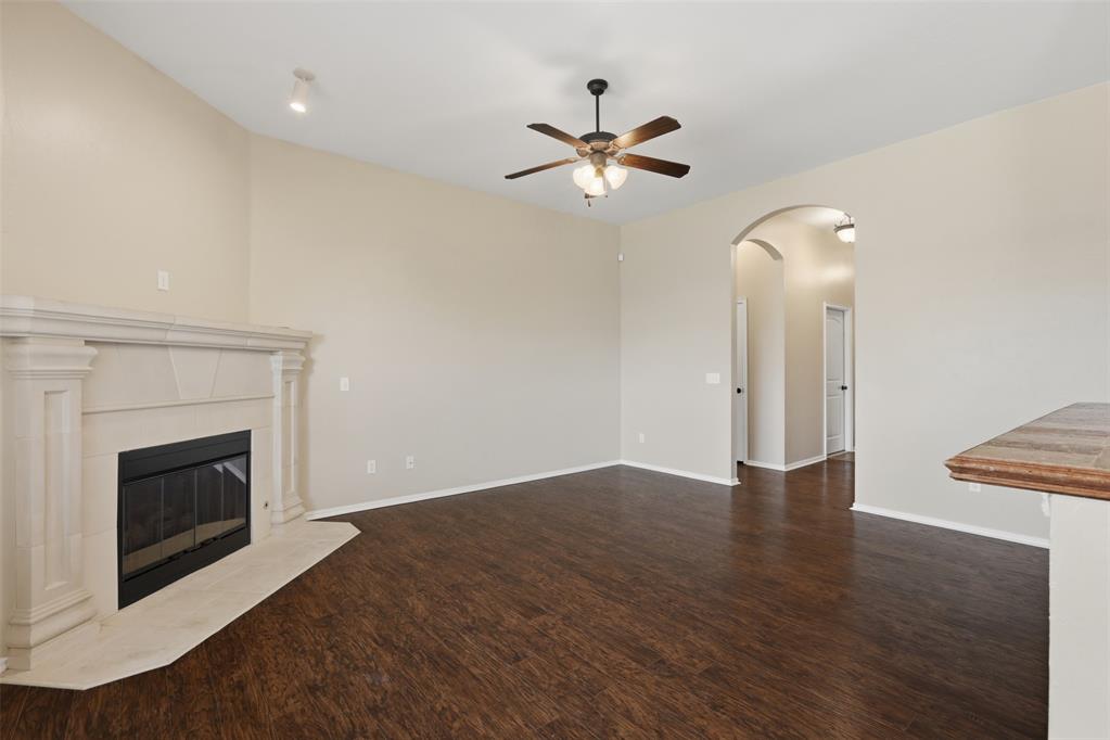 909 Cimarron Creek Drive Property Photo 7
