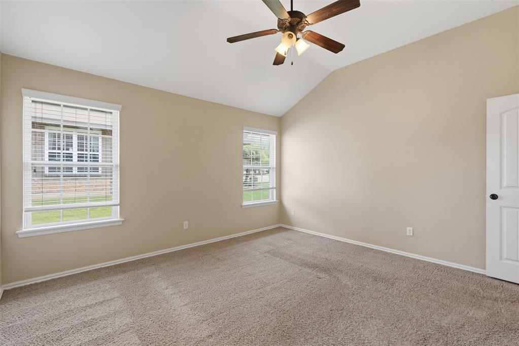 909 Cimarron Creek Drive Property Photo 15