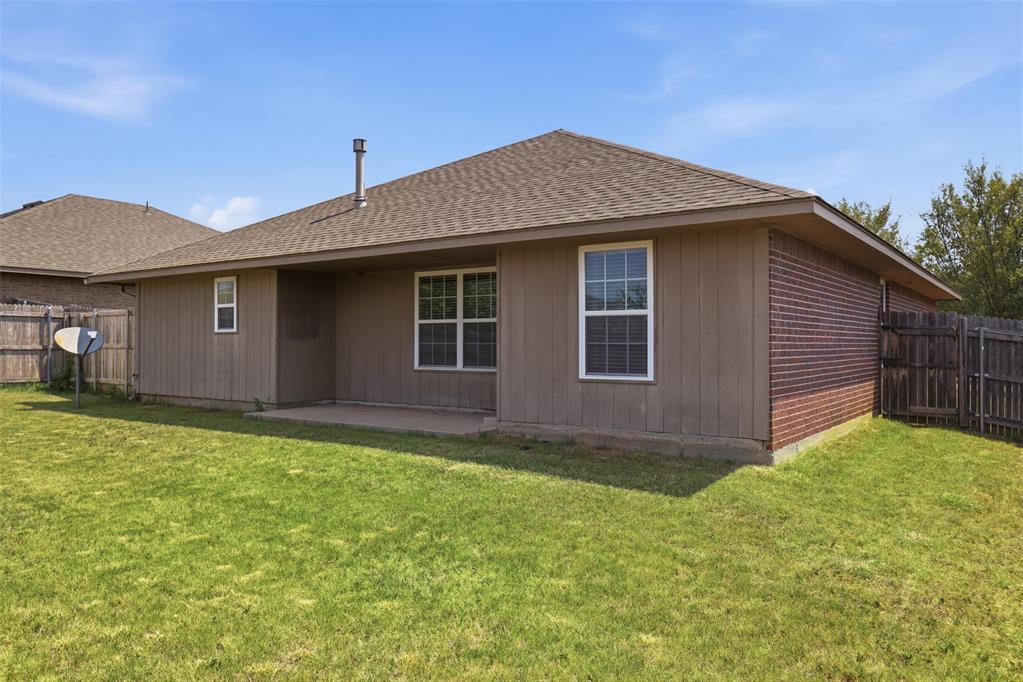 909 Cimarron Creek Drive Property Photo 28
