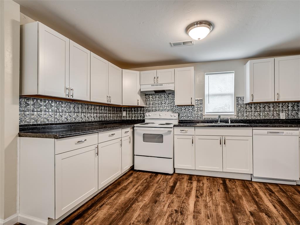 1823 N Louisa Avenue Property Photo 10