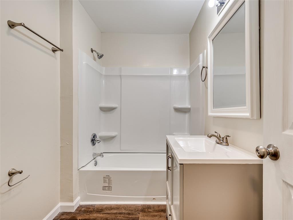 1823 N Louisa Avenue Property Photo 17
