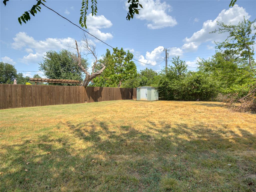 1823 N Louisa Avenue Property Photo 25