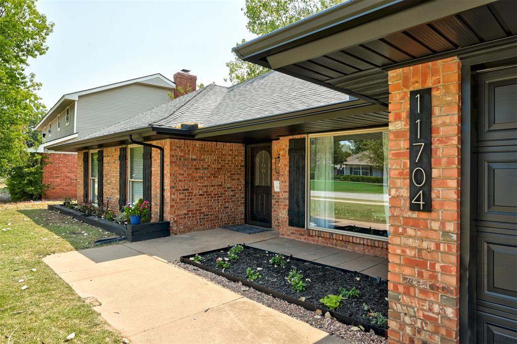 11704 N Victoria Drive Property Photo 3