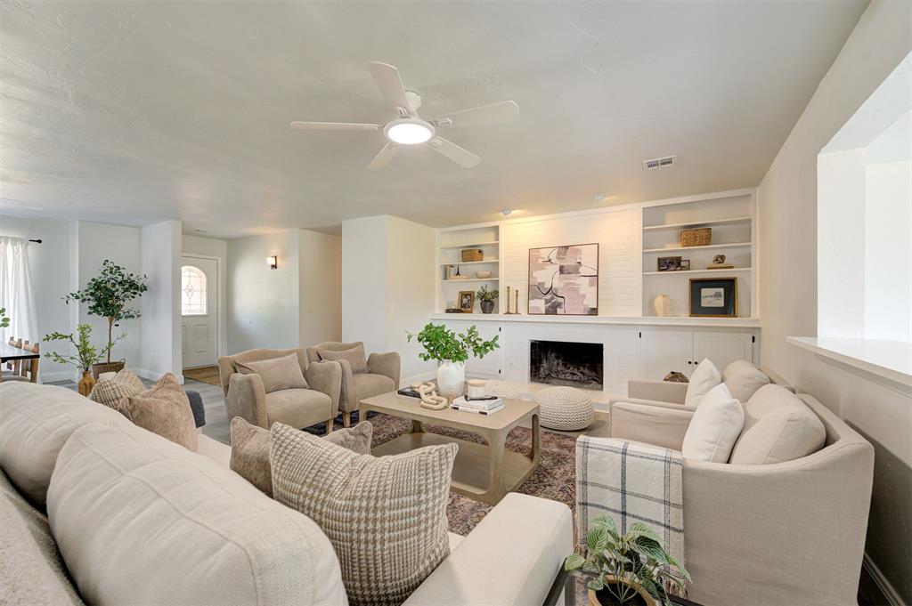 11704 N Victoria Drive Property Photo 9
