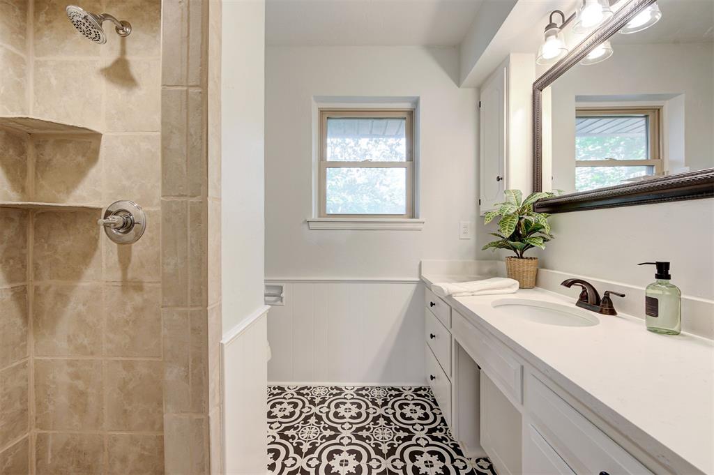11704 N Victoria Drive Property Photo 31