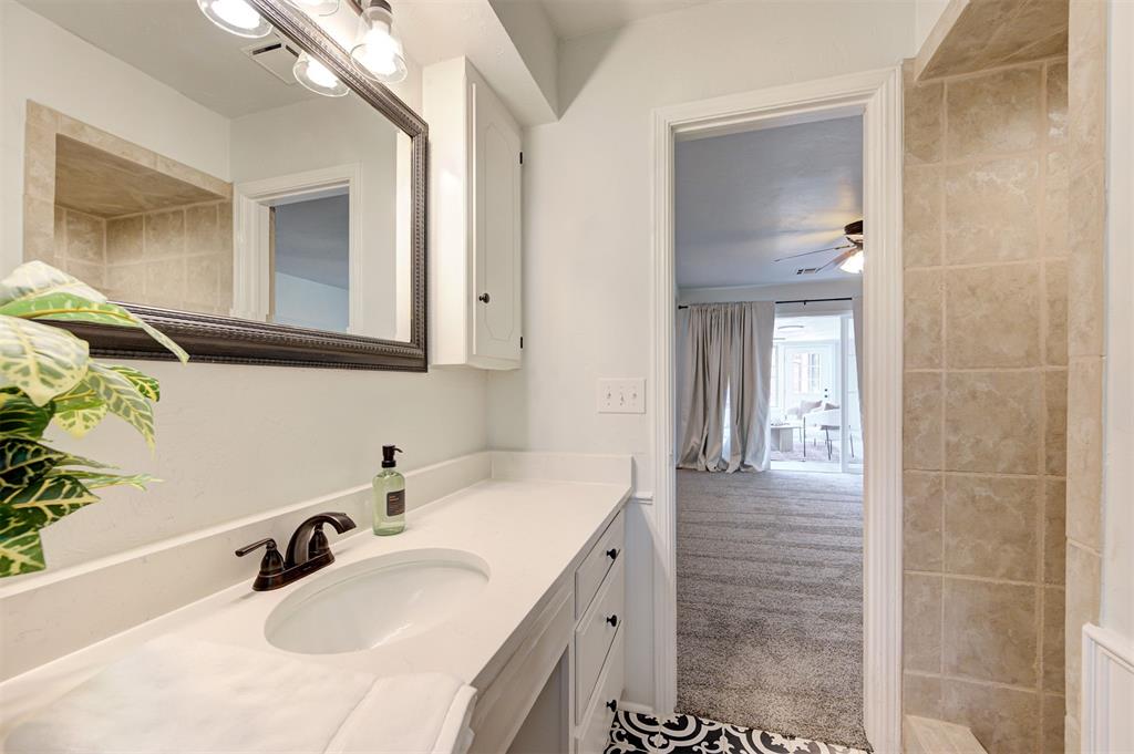 11704 N Victoria Drive Property Photo 34