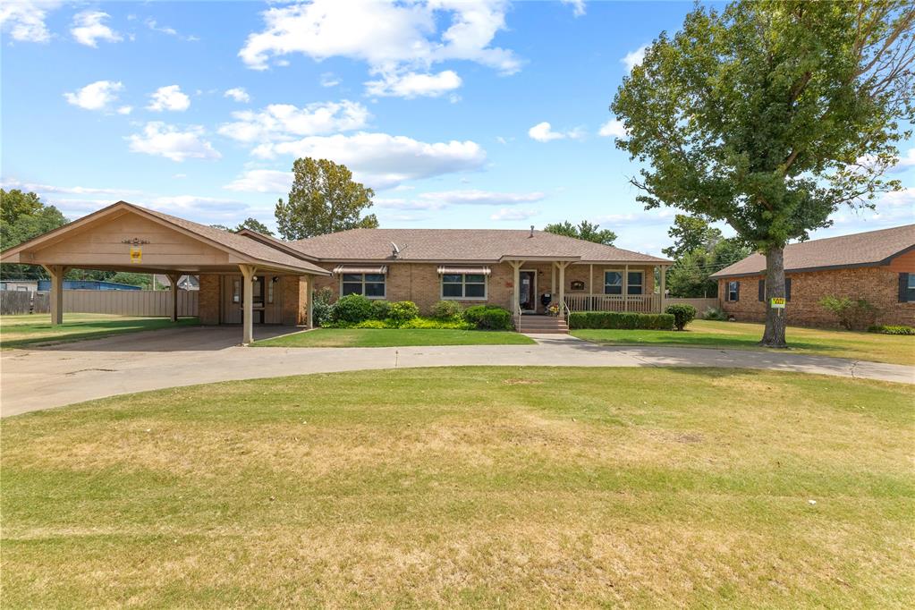 502 3rd Street Property Photo 2