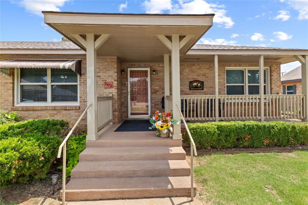 502 3rd Street Property Photo 4