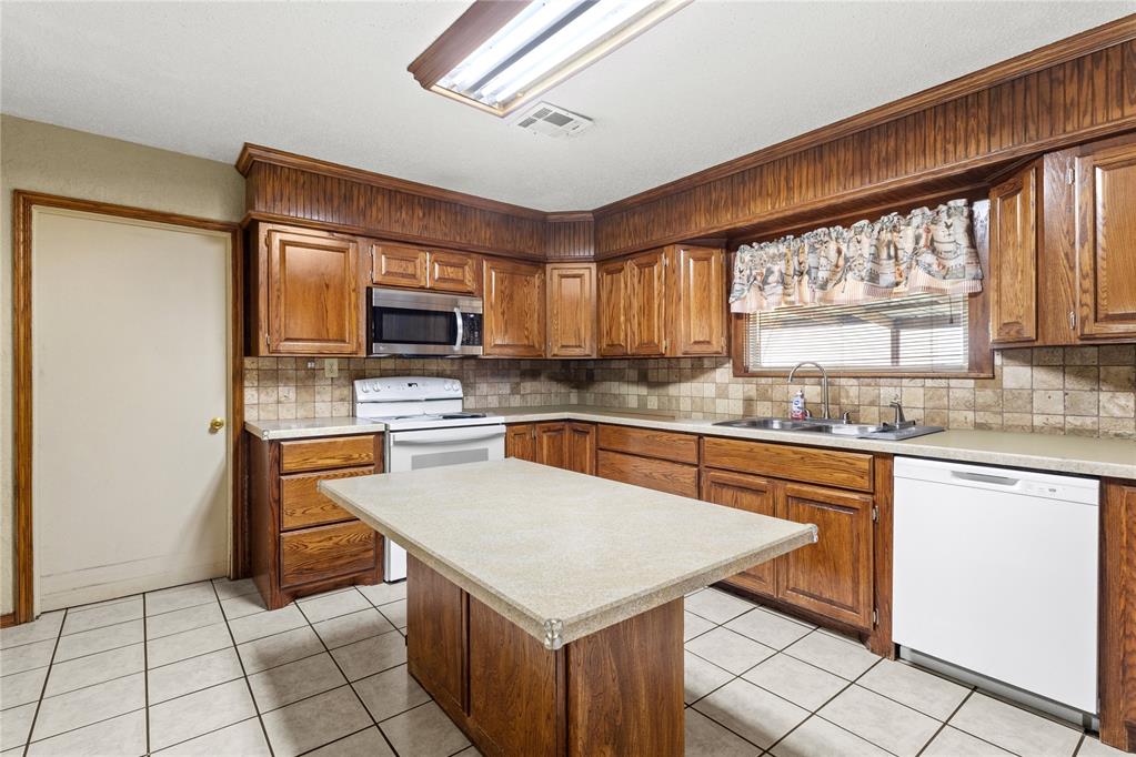 502 3rd Street Property Photo 8