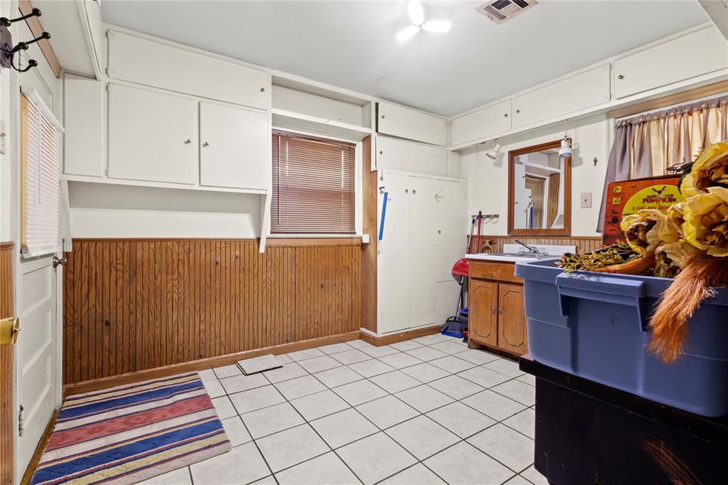 502 3rd Street Property Photo 18