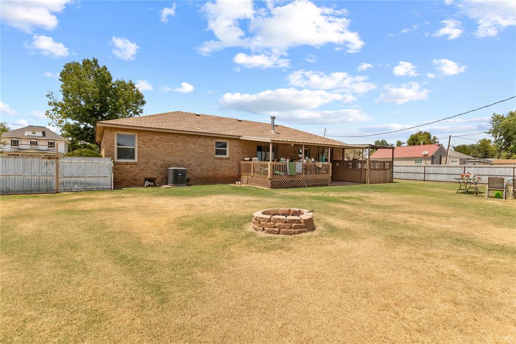 502 3rd Street Property Photo 29