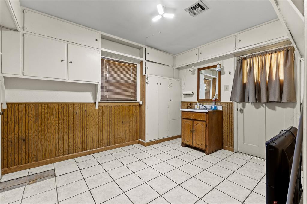 502 3rd Street Property Photo 32