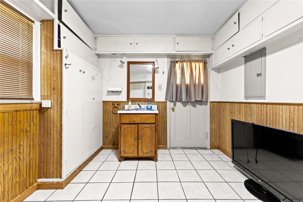 502 3rd Street Property Photo 33