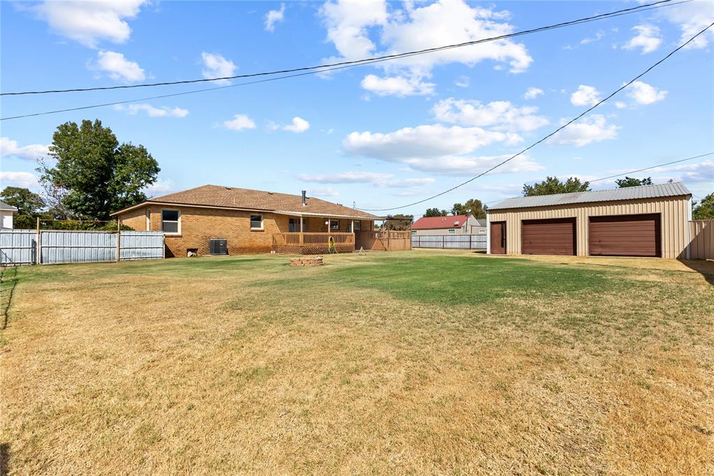 502 3rd Street Property Photo 38