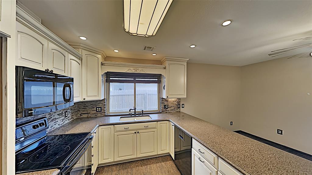 3905 Regatta Road Property Photo 6