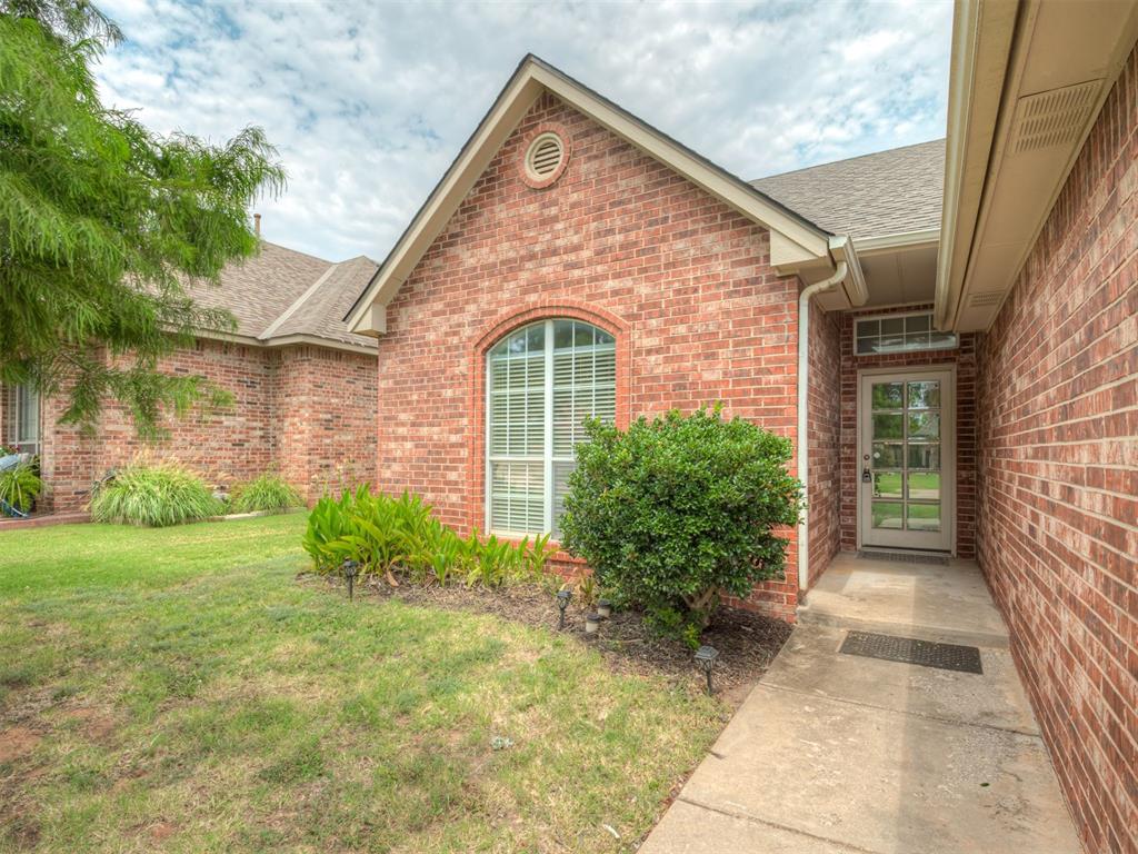 325 Crossland Court Property Photo 2