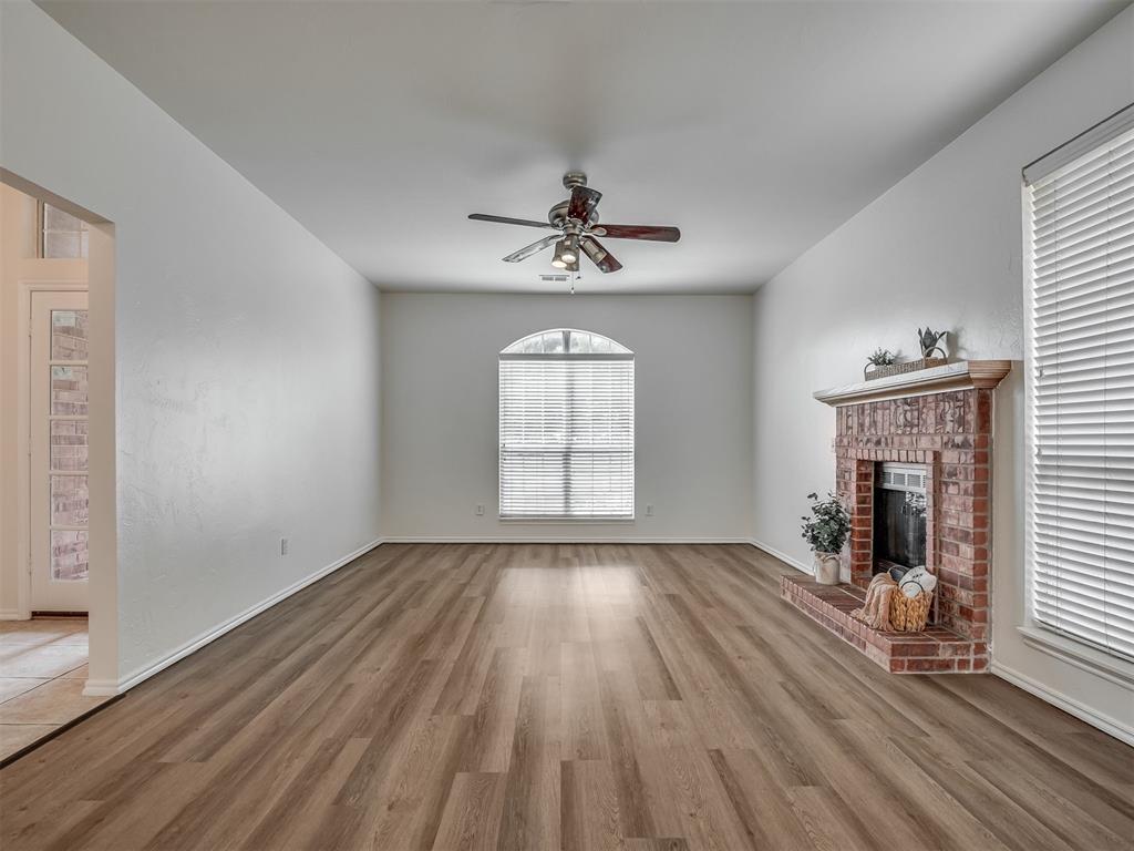 325 Crossland Court Property Photo 4