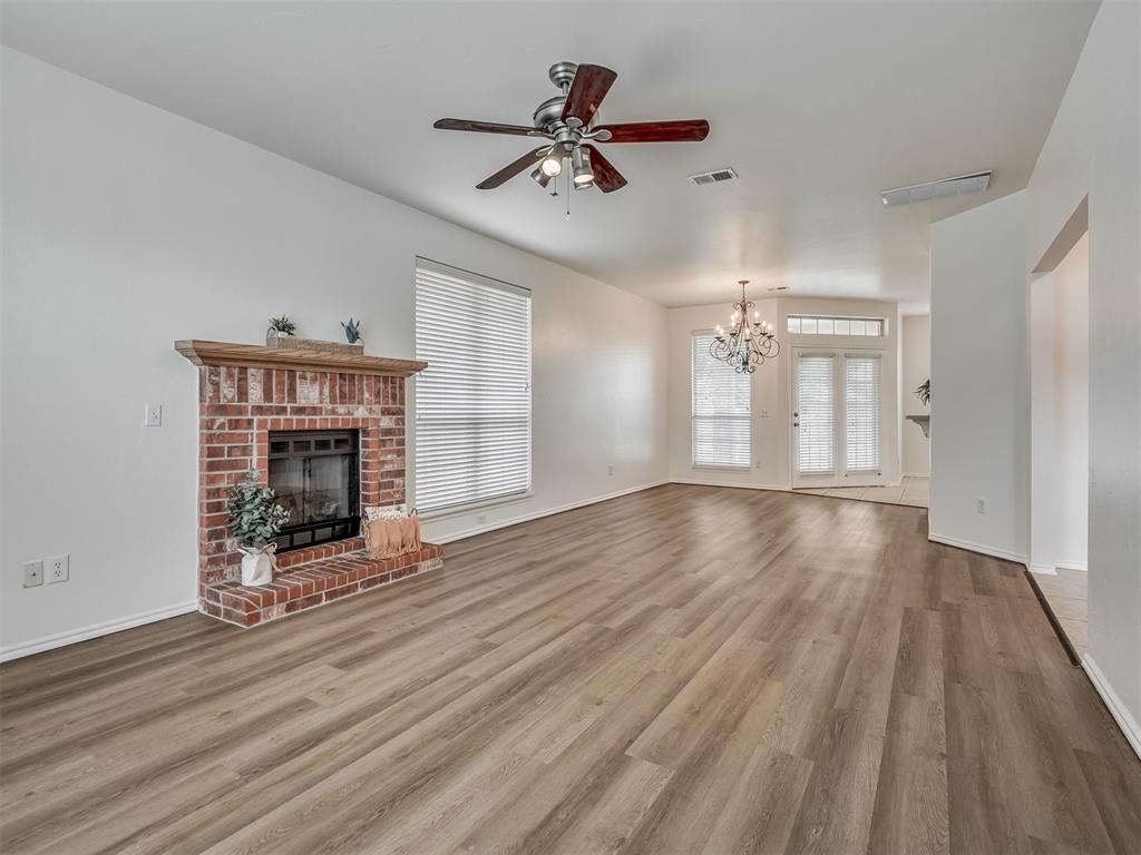 325 Crossland Court Property Photo 6