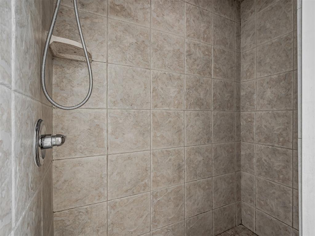 325 Crossland Court Property Photo 24