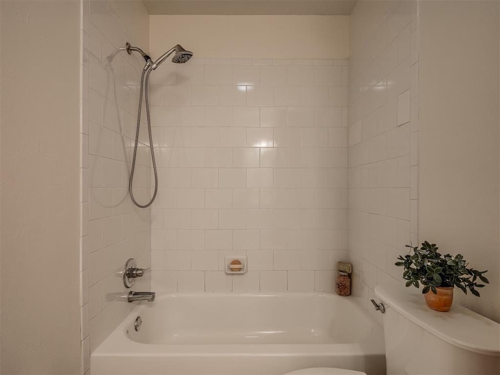 325 Crossland Court Property Photo 29