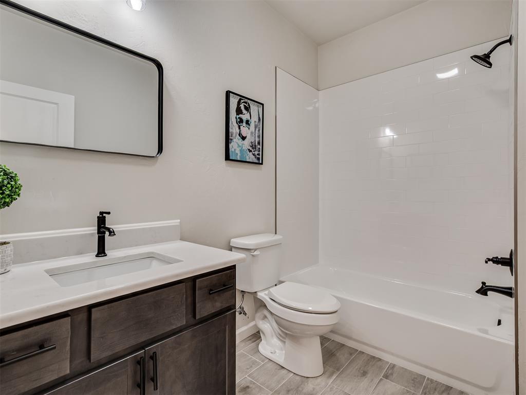 712 E Lincoln Avenue Property Photo 25