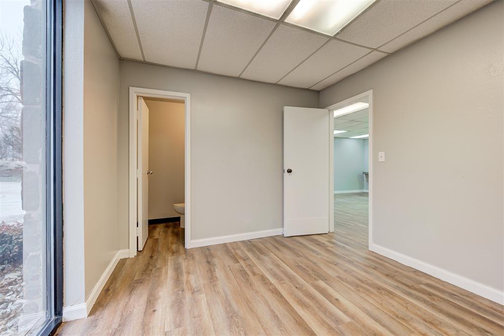 350 W Vandament Avenue Property Photo 33