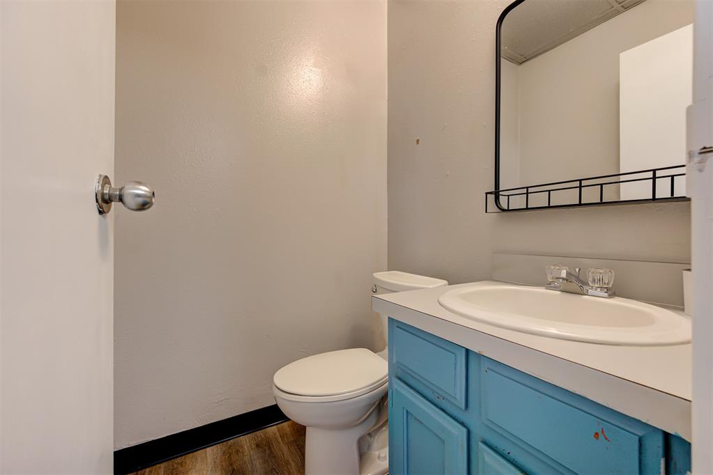 350 W Vandament Avenue Property Photo 34