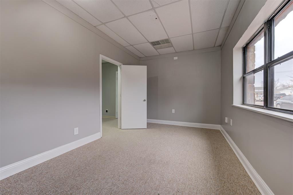 350 W Vandament Avenue Property Photo 37