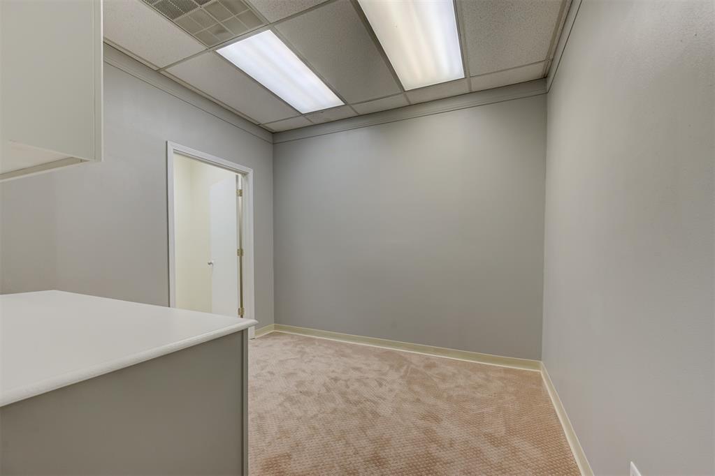 350 W Vandament Avenue Property Photo 40