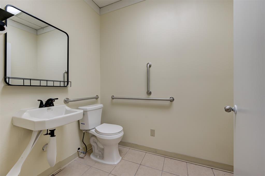 350 W Vandament Avenue Property Photo 43