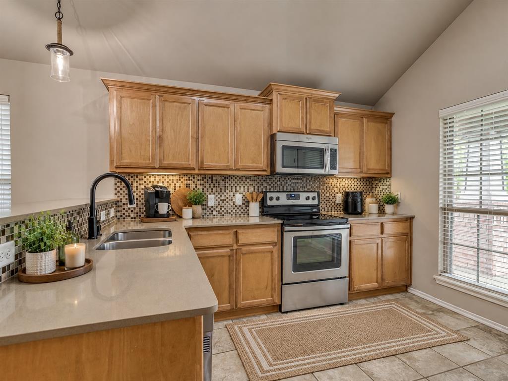 19120 Espada Drive Property Photo 4