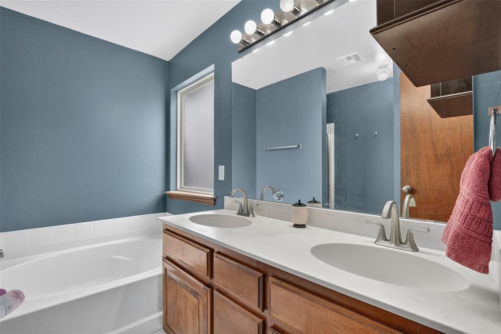 18205 Viento Drive Property Photo 14