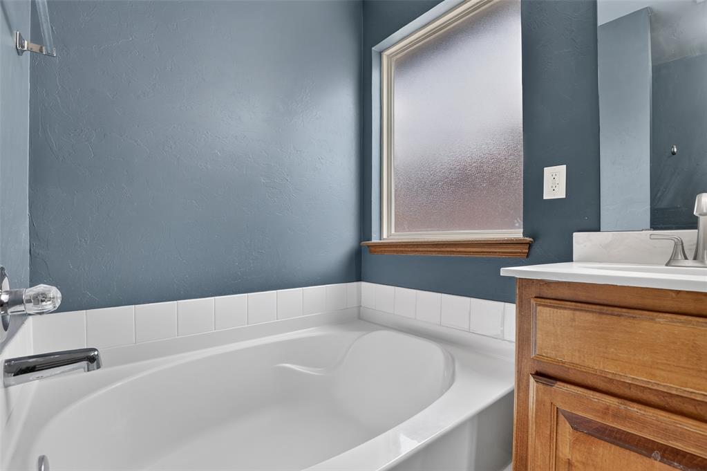 18205 Viento Drive Property Photo 15