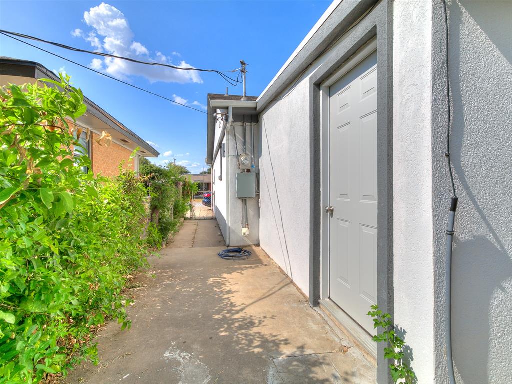 2216 Sw 60th Streets Property Photo 9