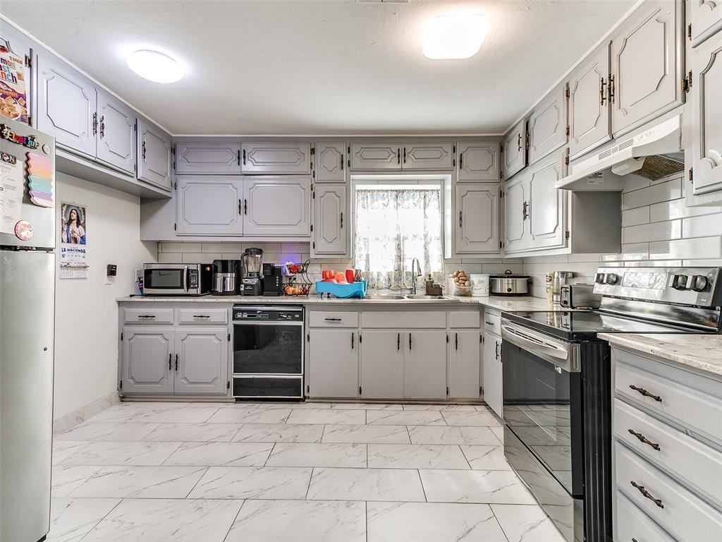 2216 Sw 60th Streets Property Photo 40