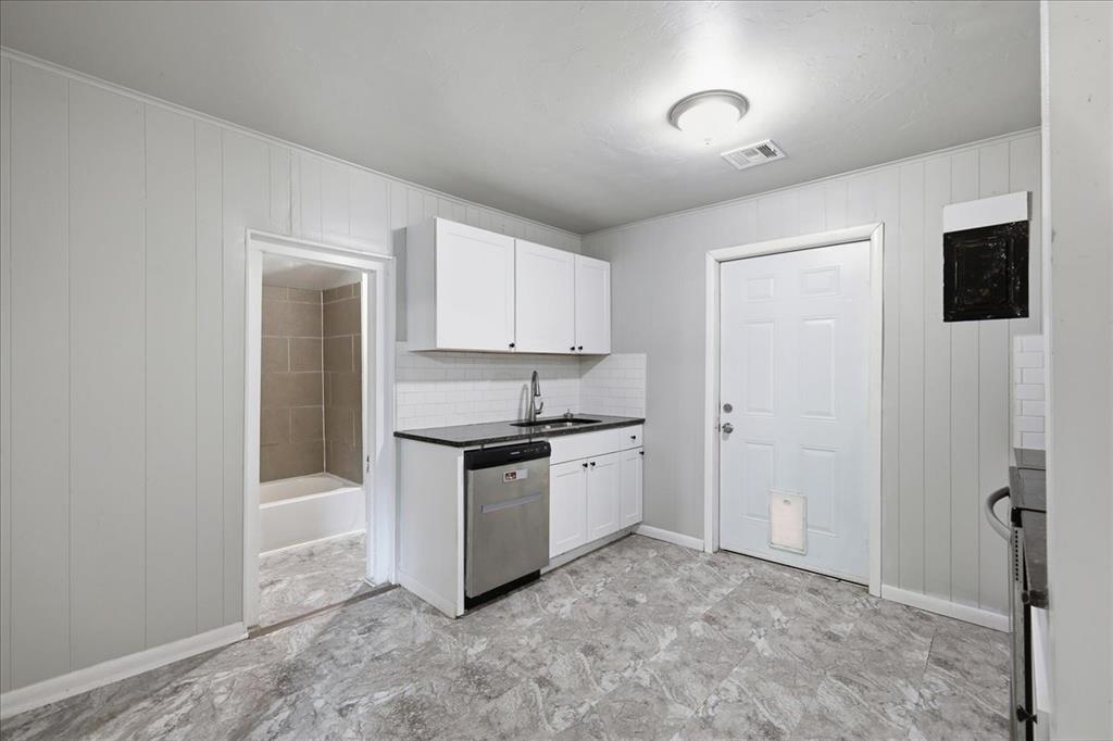 1216 E Vilas Avenue Property Photo 6