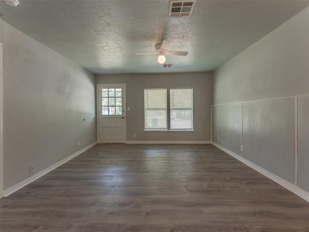 1413 N Sherry Lane Property Photo 9
