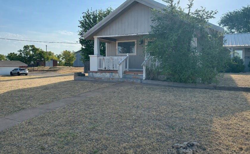 201 S Ninth Street Property Photo 1