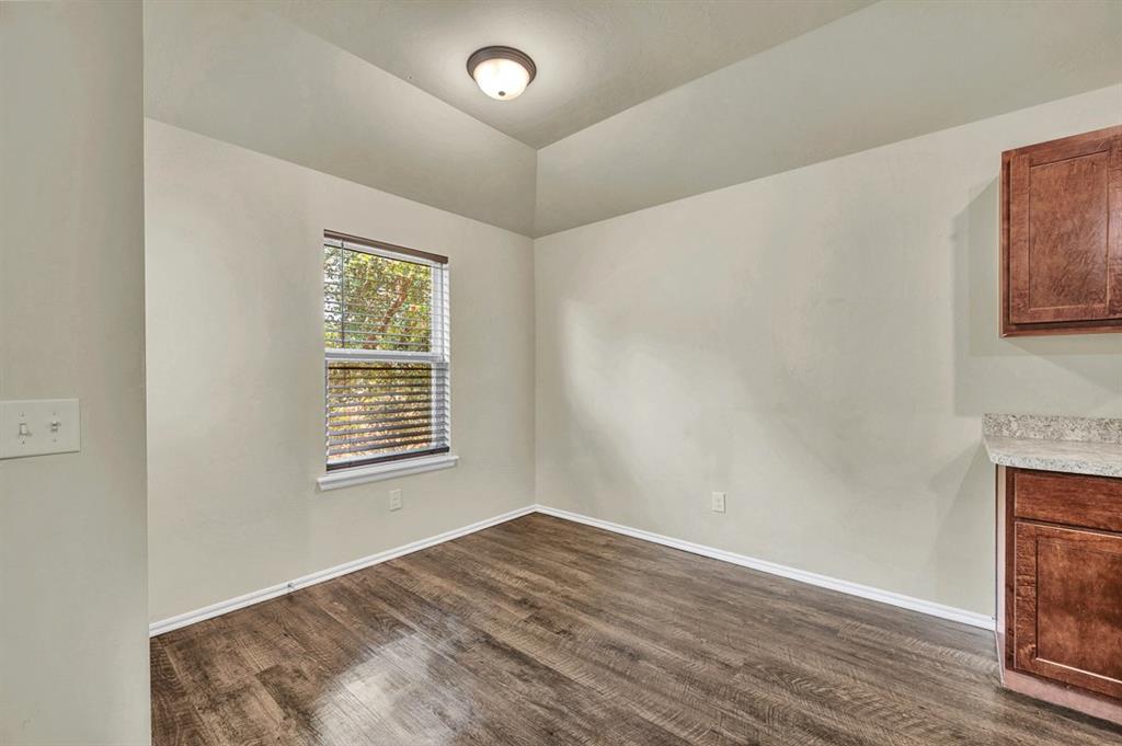 831 Twin Lakes Drive Property Photo 6