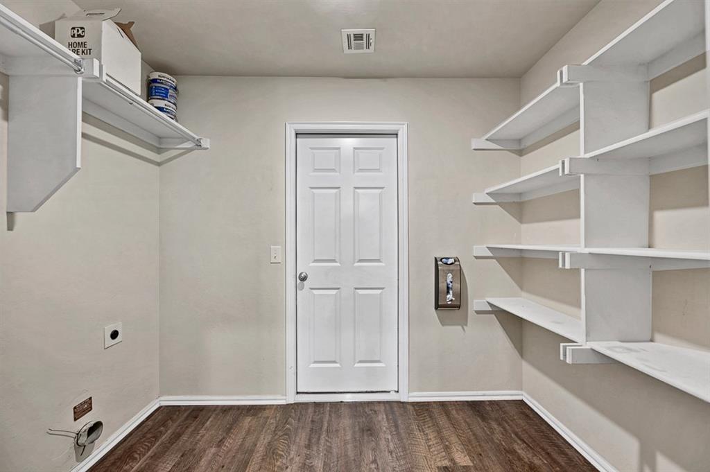 831 Twin Lakes Drive Property Photo 11