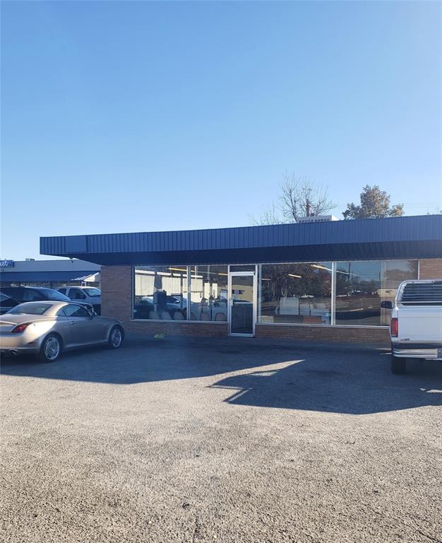 520 E East Broadway Highway Property Photo 1