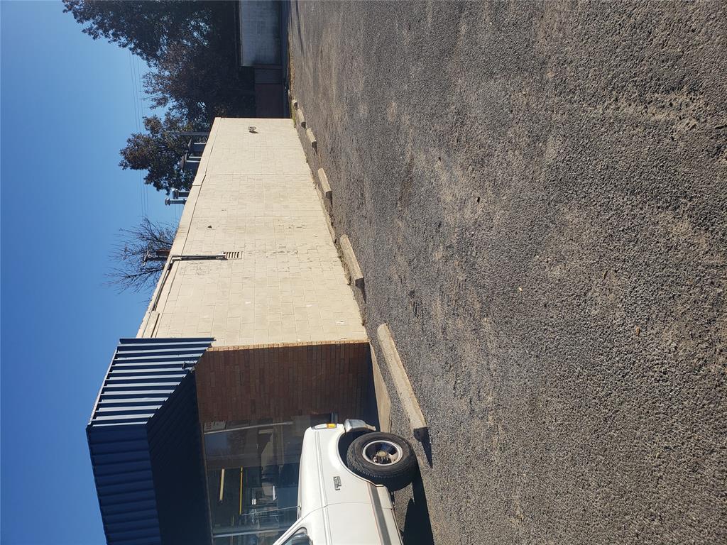520 E East Broadway Highway Property Photo 3