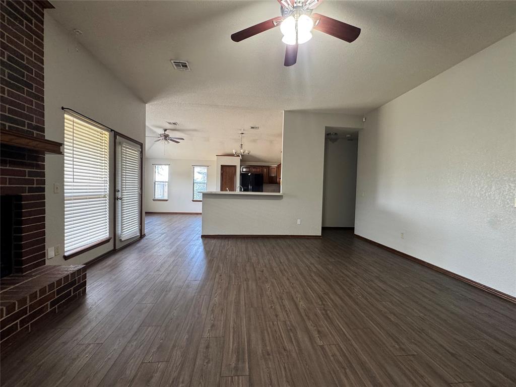 420 E Twelve Oaks Terrace Property Photo 3