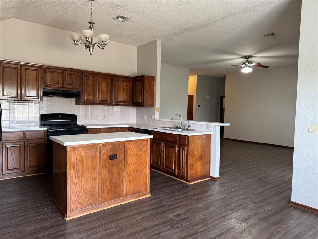 420 E Twelve Oaks Terrace Property Photo 5