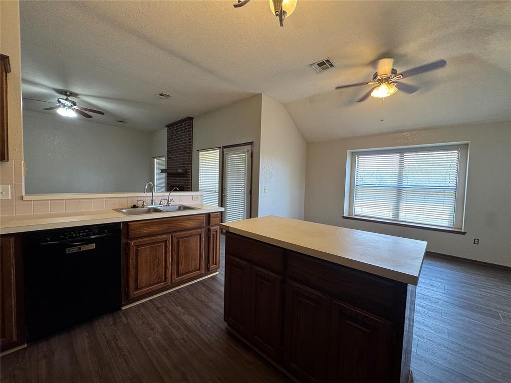 420 E Twelve Oaks Terrace Property Photo 6