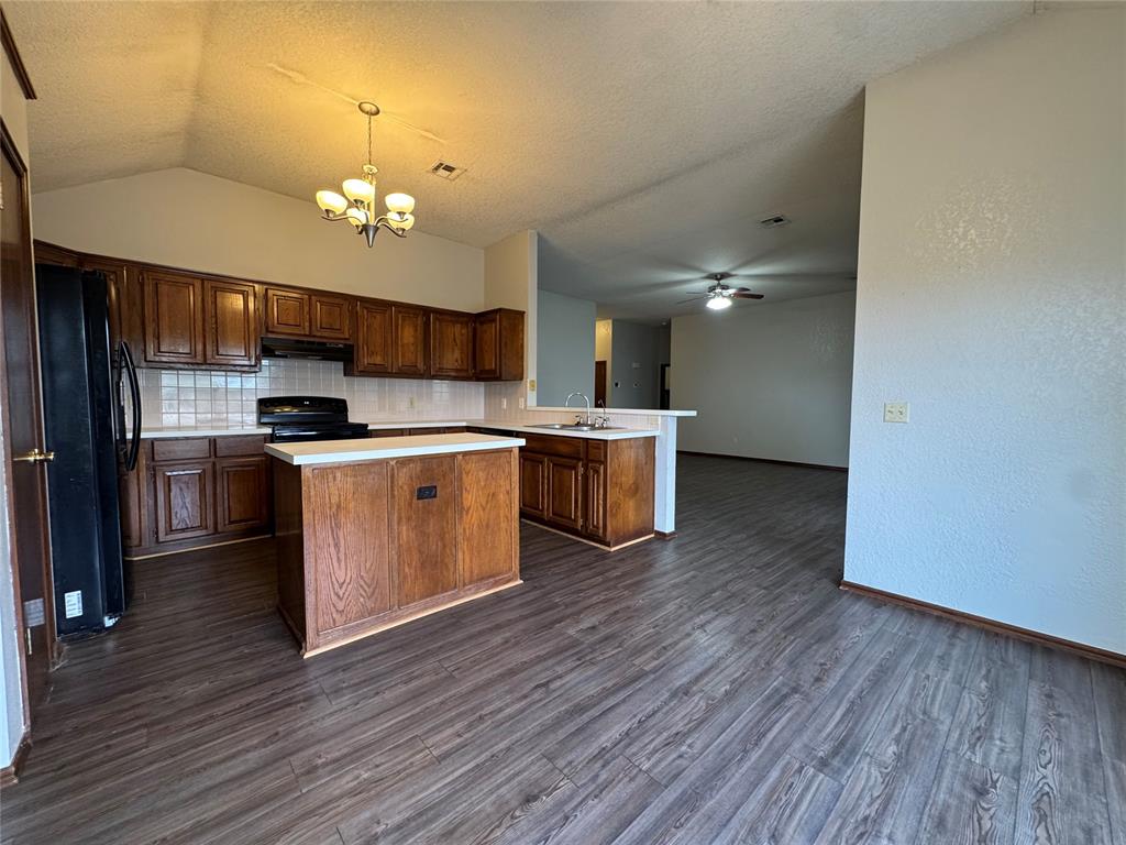 420 E Twelve Oaks Terrace Property Photo 7