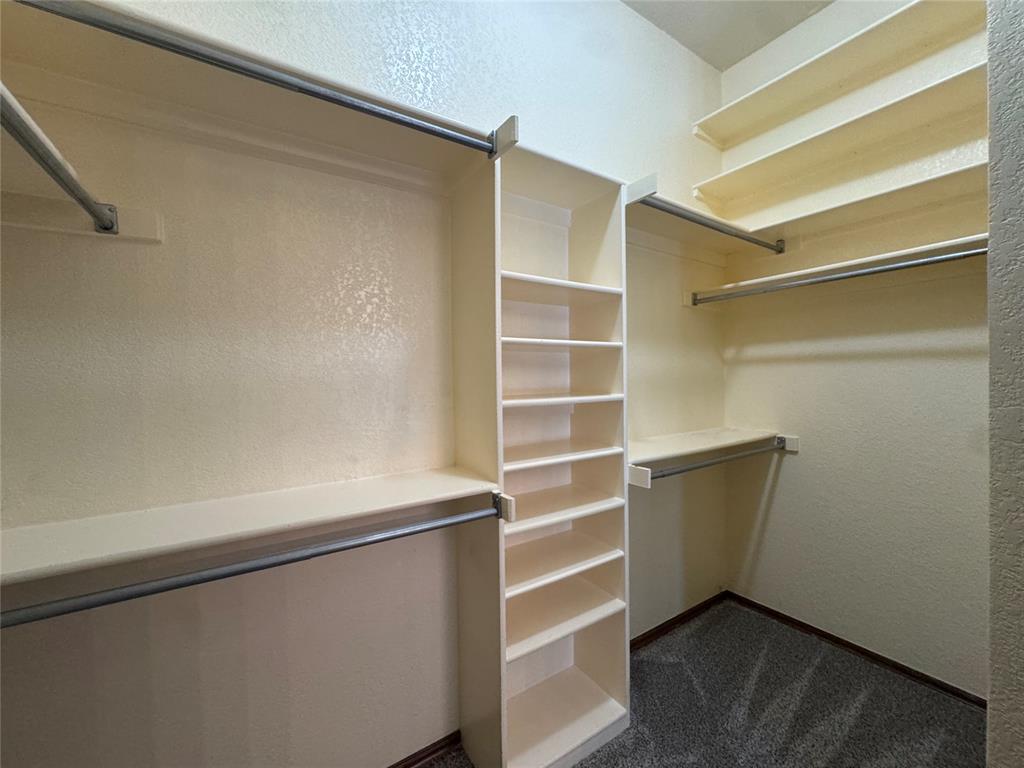420 E Twelve Oaks Terrace Property Photo 11