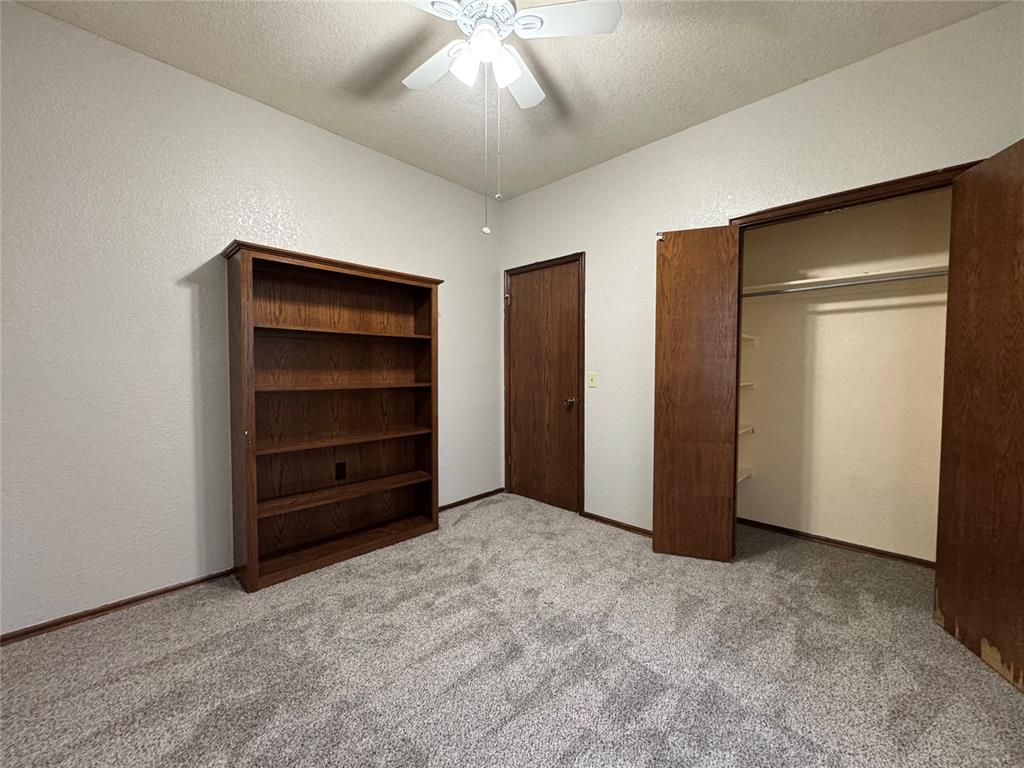 420 E Twelve Oaks Terrace Property Photo 14
